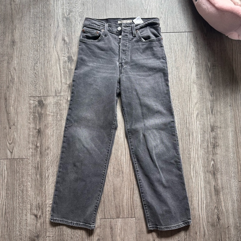 Levi’s black ribcage straight leg Denim Jeans with stretch